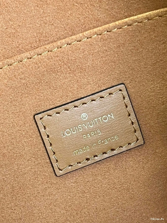 ONTHEGO GM LOUIS VUITTON 0101